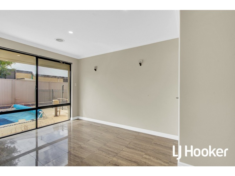 31 Sandmartin Drive, Southern River WA 6110