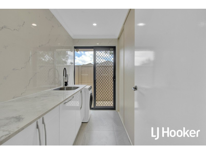 31 Sandmartin Drive, Southern River WA 6110