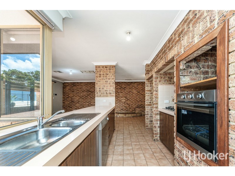8 Newbold Court, Gosnells WA 6110