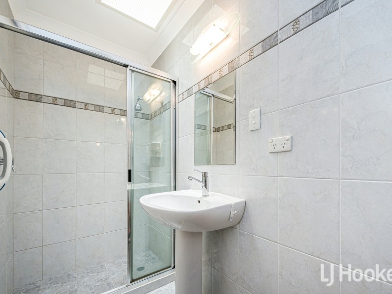 29 Grenadier Drive, Thornlie WA 6108