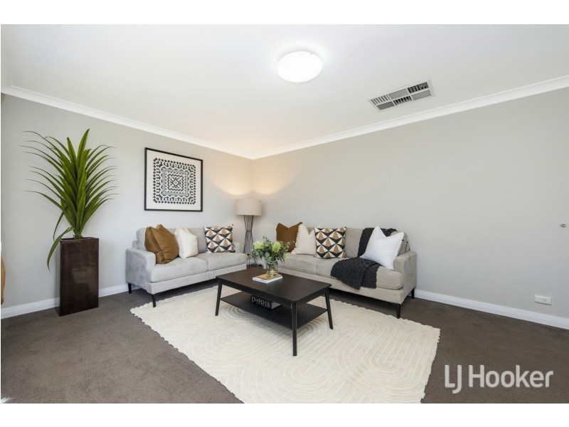 11 Bottlebrush Drive, Thornlie WA 6108