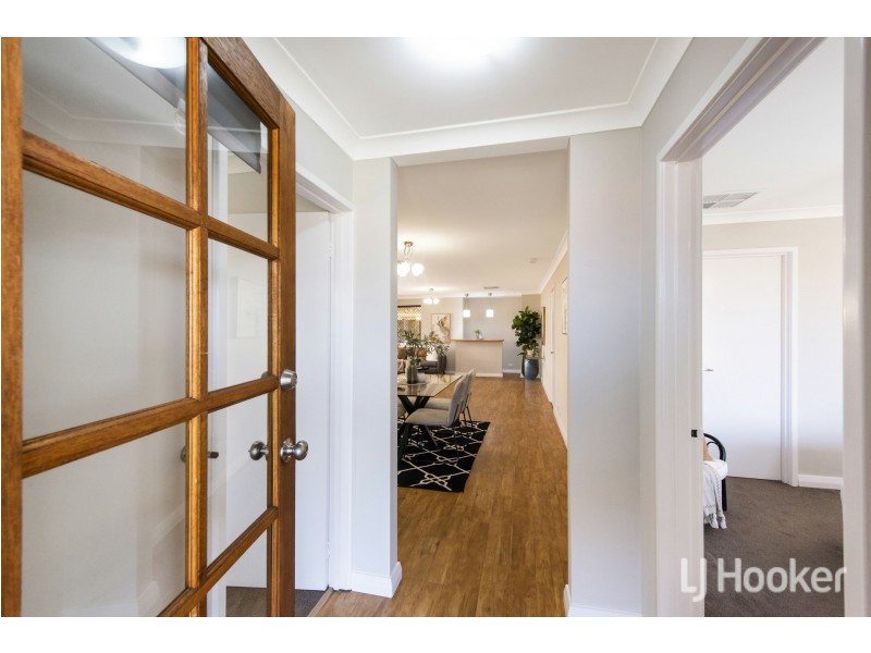 11 Bottlebrush Drive, Thornlie WA 6108