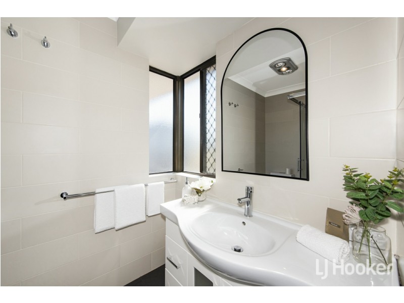 11 Bottlebrush Drive, Thornlie WA 6108