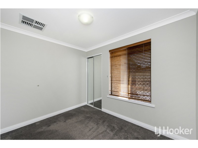 11 Bottlebrush Drive, Thornlie WA 6108