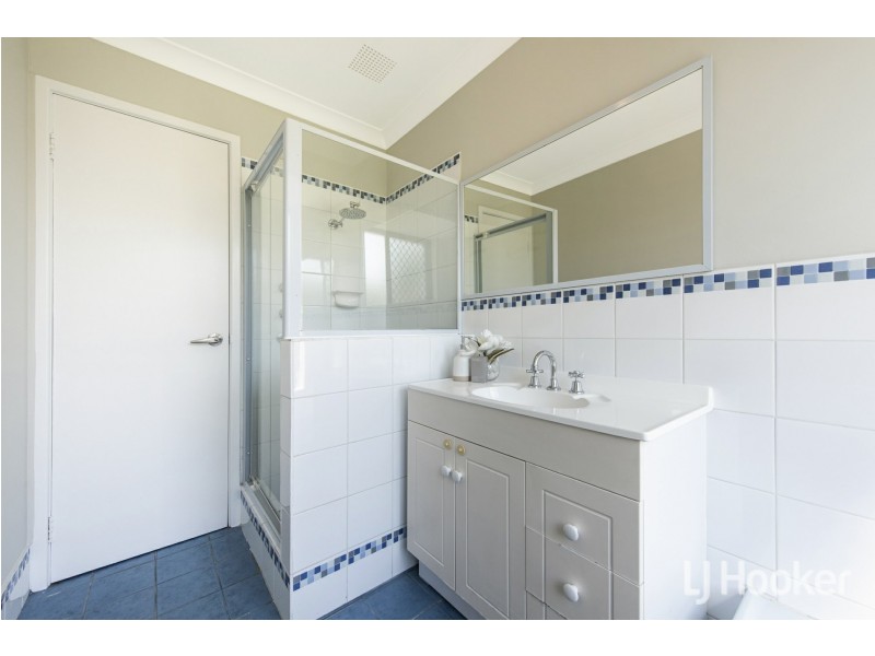 11 Bottlebrush Drive, Thornlie WA 6108