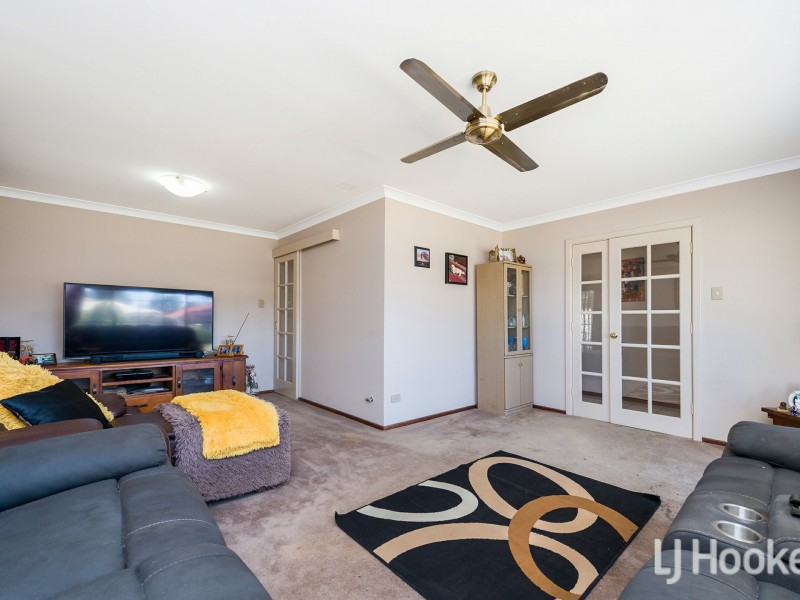 72 Discovery Drive, Thornlie WA 6108