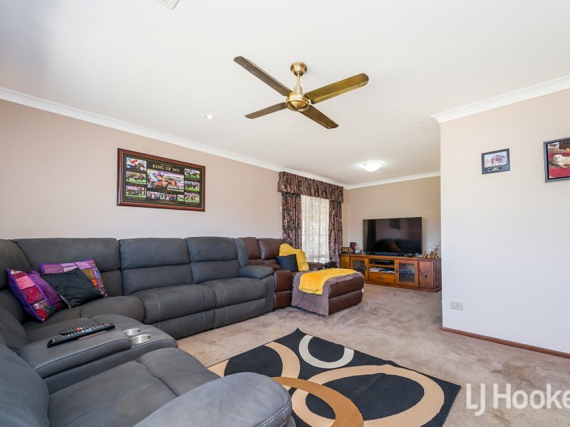 72 Discovery Drive, Thornlie WA 6108
