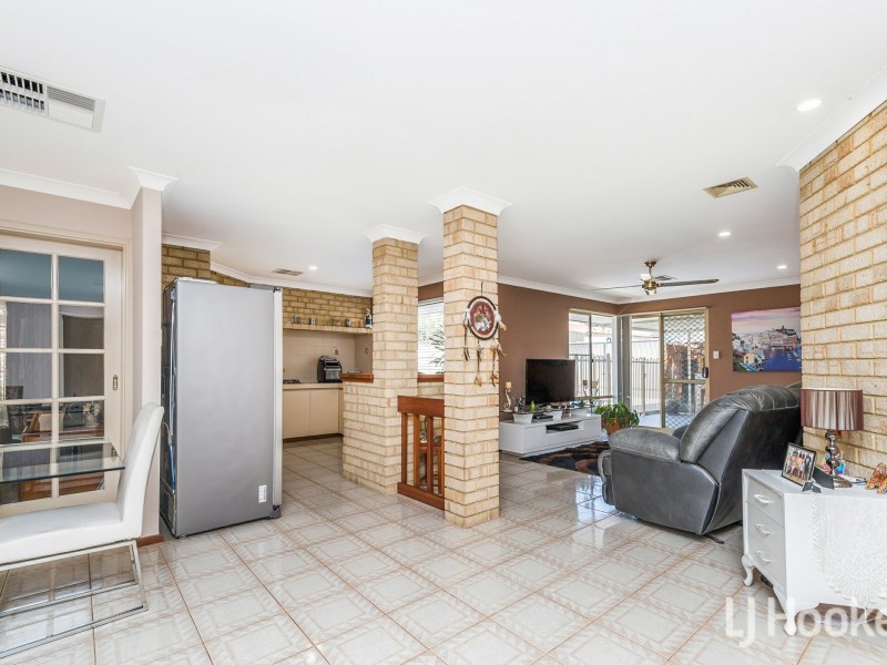 72 Discovery Drive, Thornlie WA 6108