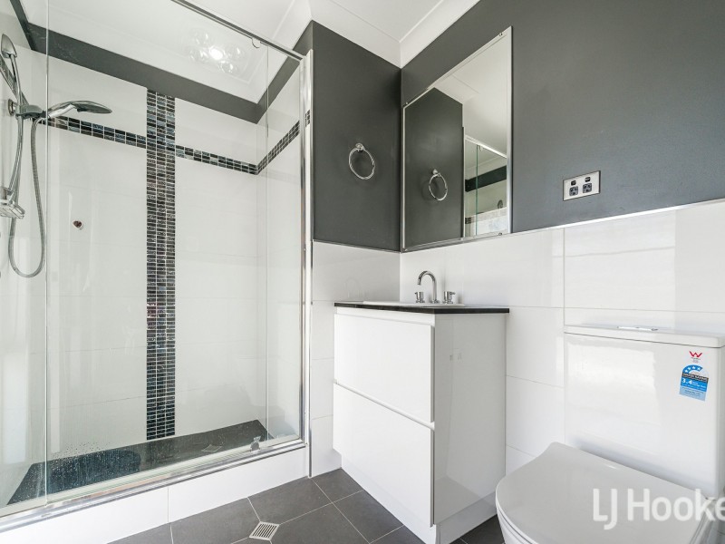 72 Discovery Drive, Thornlie WA 6108