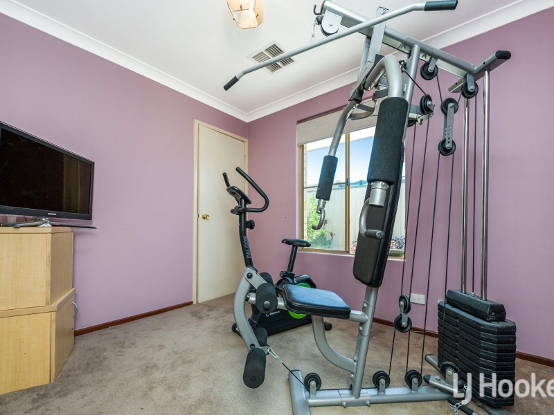 72 Discovery Drive, Thornlie WA 6108