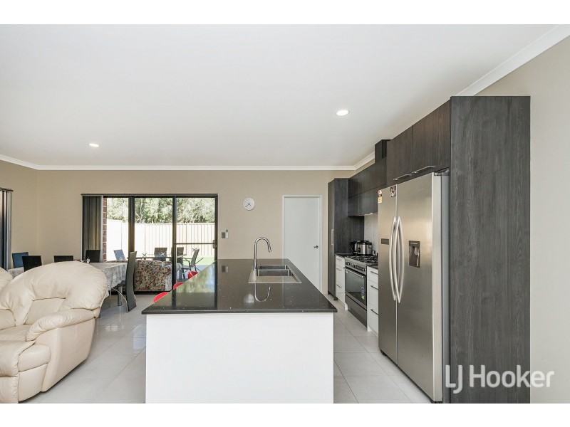 8 Ashburton Drive, Gosnells WA 6110