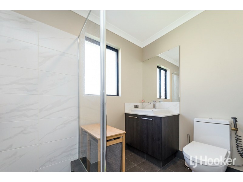 8 Ashburton Drive, Gosnells WA 6110
