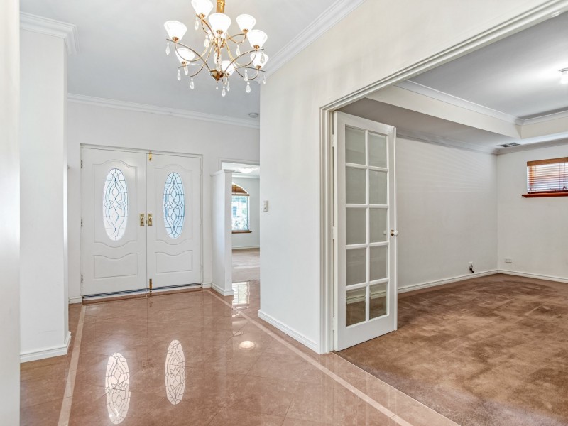 9 Mansfield Way, Piara Waters WA 6112