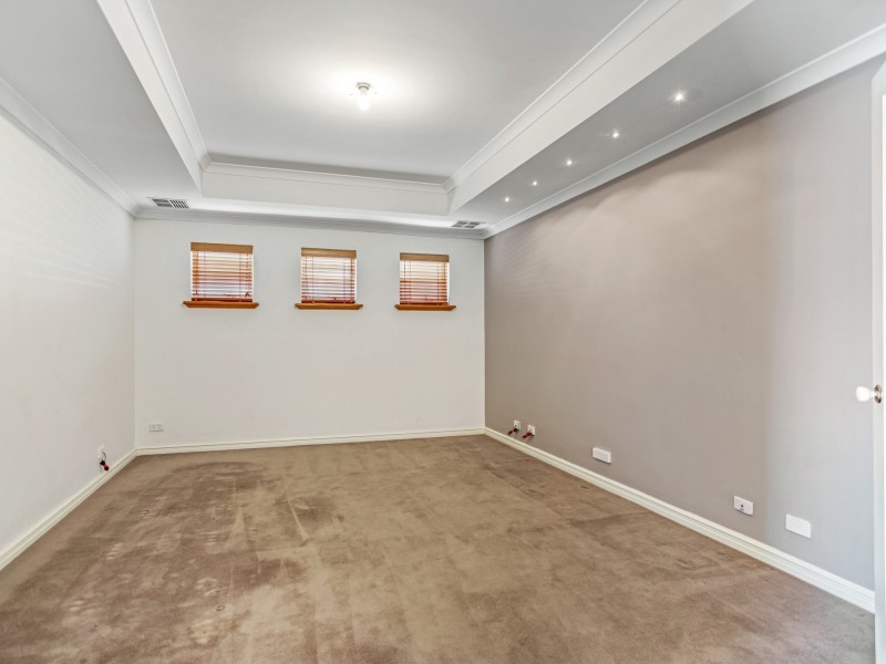 9 Mansfield Way, Piara Waters WA 6112