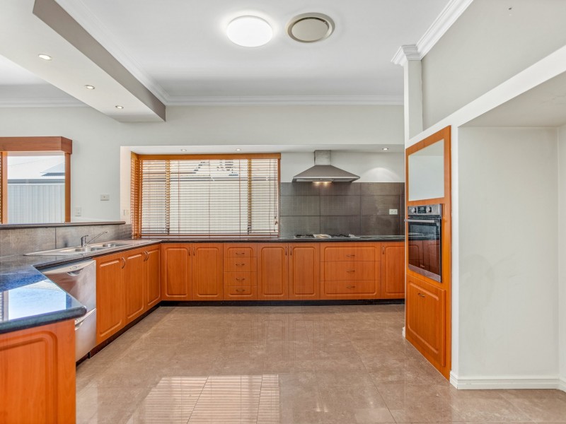 9 Mansfield Way, Piara Waters WA 6112