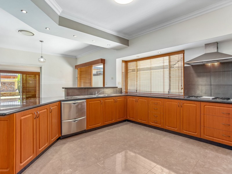 9 Mansfield Way, Piara Waters WA 6112