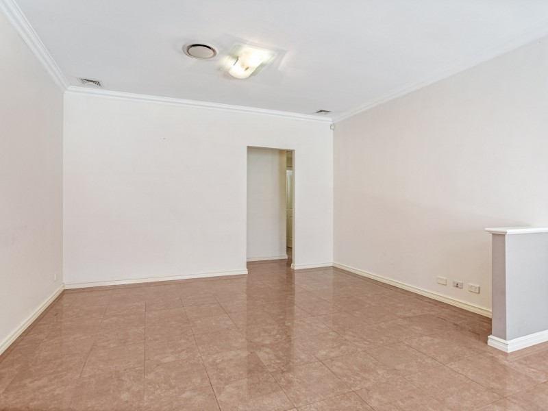 9 Mansfield Way, Piara Waters WA 6112