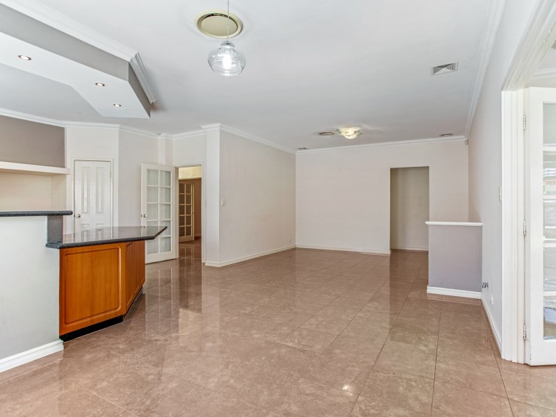 9 Mansfield Way, Piara Waters WA 6112