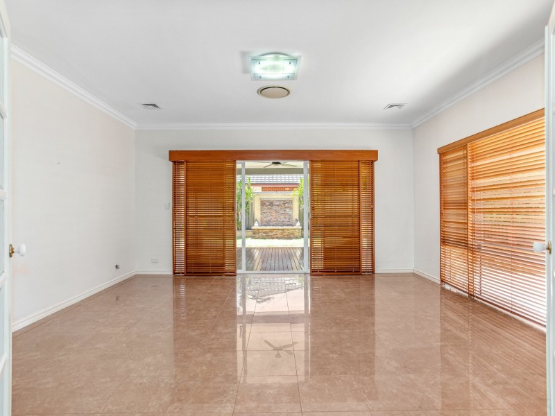 9 Mansfield Way, Piara Waters WA 6112