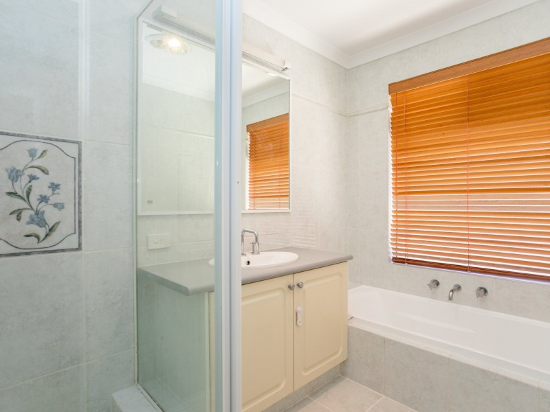 9 Mansfield Way, Piara Waters WA 6112