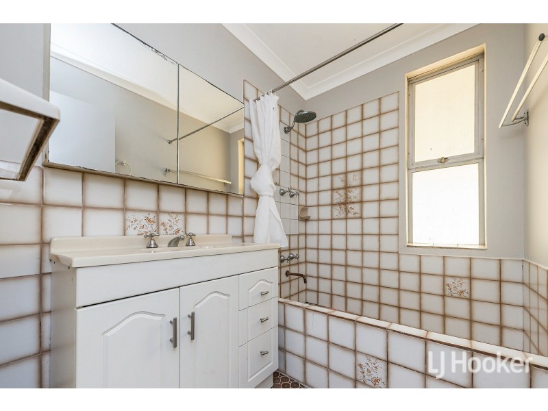 17 River Avenue, Maddington WA 6109