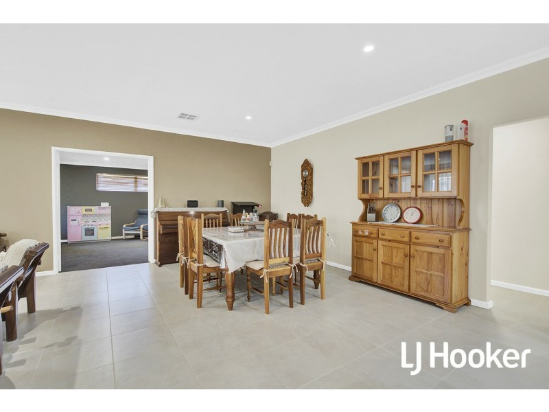 83 Daleford Way, Southern River WA 6110