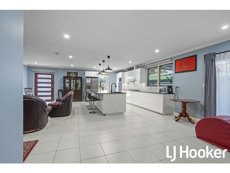 61 Glyndebourne Avenue, Thornlie WA 6108