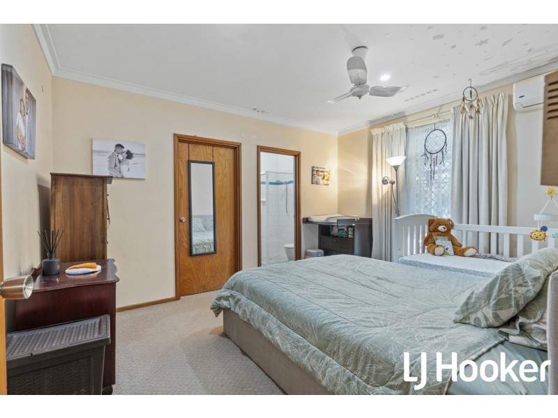 61 Glyndebourne Avenue, Thornlie WA 6108