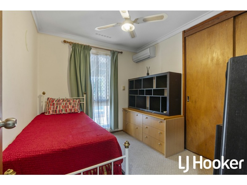 61 Glyndebourne Avenue, Thornlie WA 6108