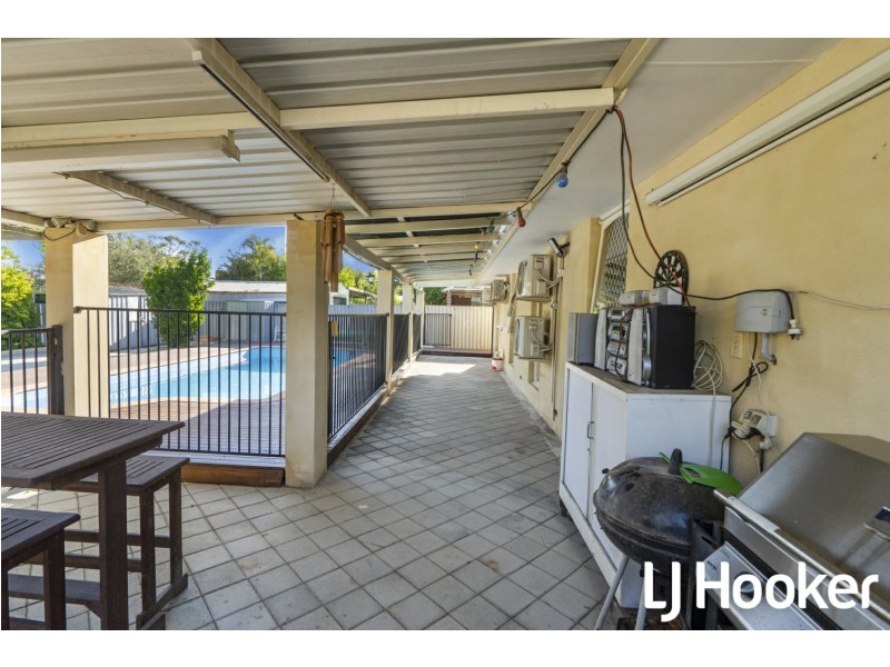 61 Glyndebourne Avenue, Thornlie WA 6108