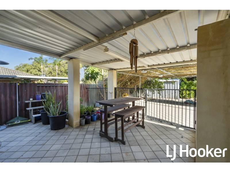 61 Glyndebourne Avenue, Thornlie WA 6108