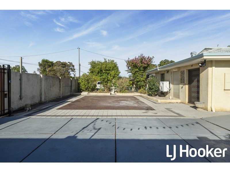 61 Glyndebourne Avenue, Thornlie WA 6108