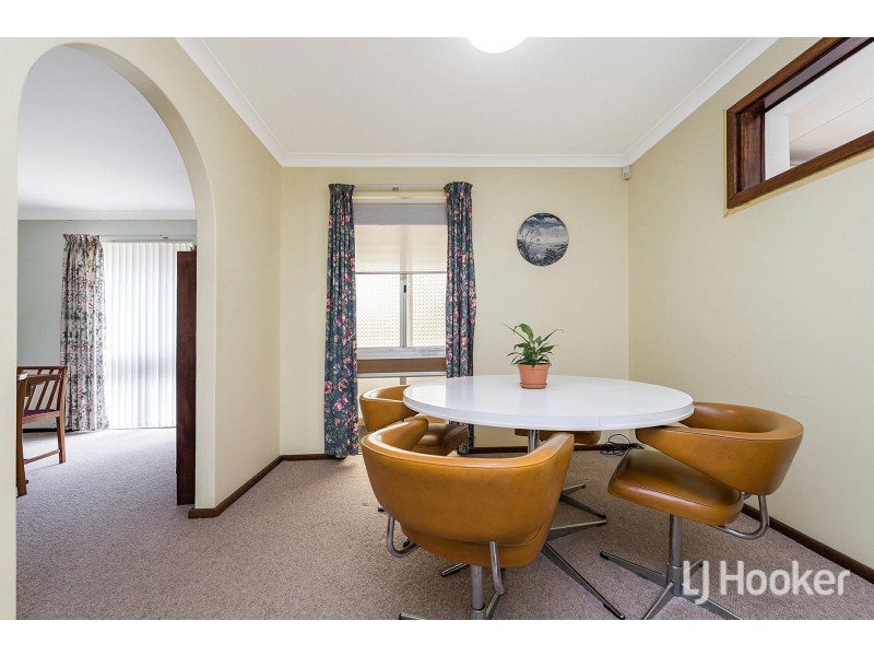 11 Chevalier Way, Thornlie WA 6108