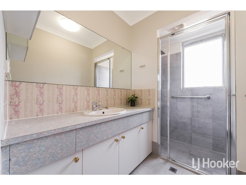 11 Chevalier Way, Thornlie WA 6108