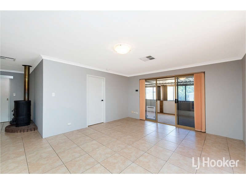 43 Kingsford Way, Huntingdale WA 6110