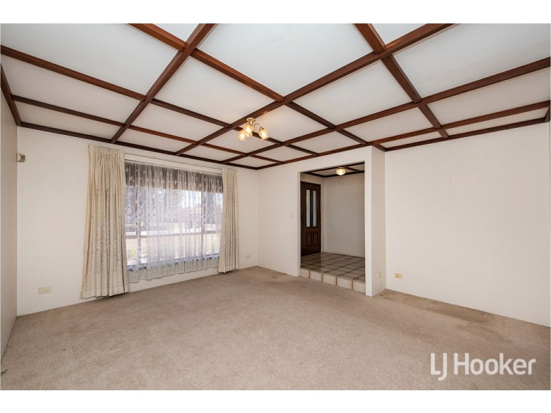 16 Geographe Way, Thornlie WA 6108