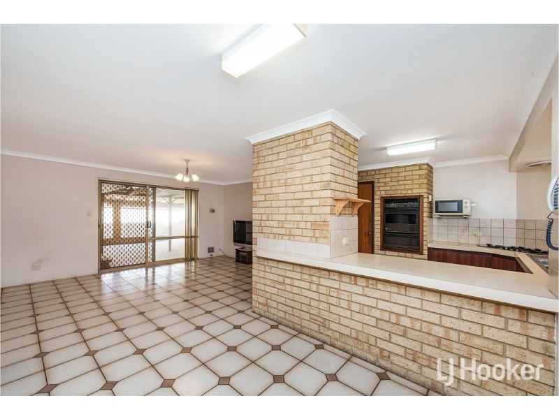 16 Geographe Way, Thornlie WA 6108