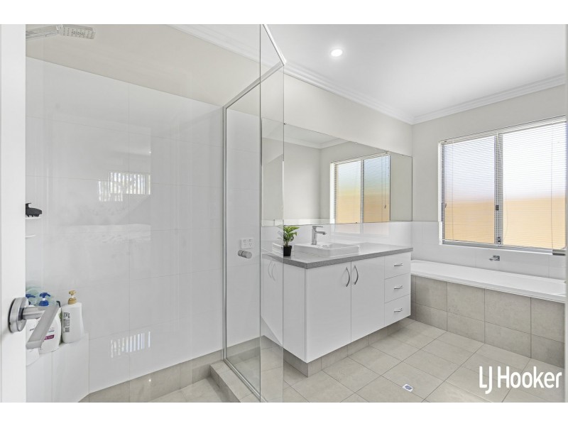 45 Spring Road, Thornlie WA 6108