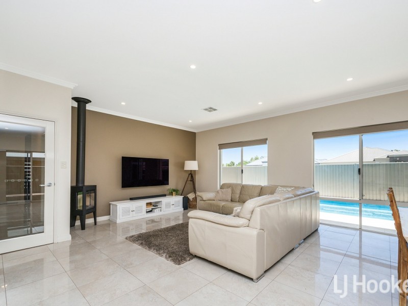 37 Drysdale Gardens, Wandi WA 6167