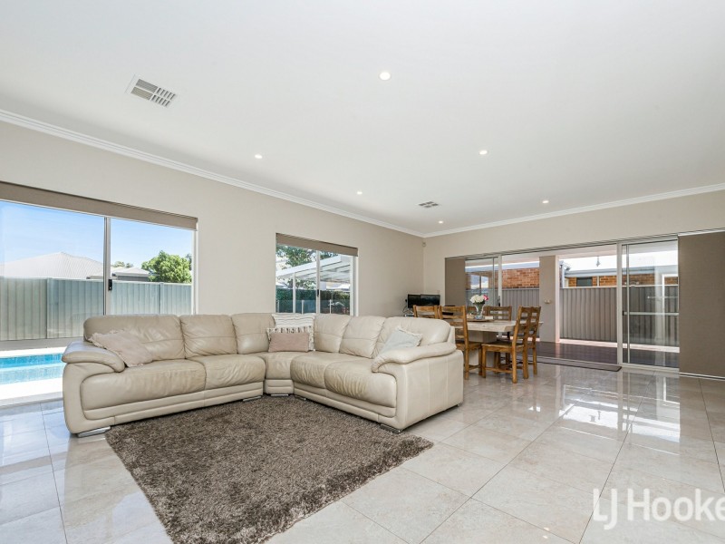 37 Drysdale Gardens, Wandi WA 6167
