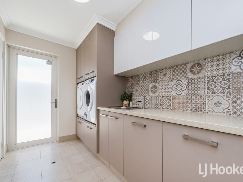 37 Drysdale Gardens, Wandi WA 6167