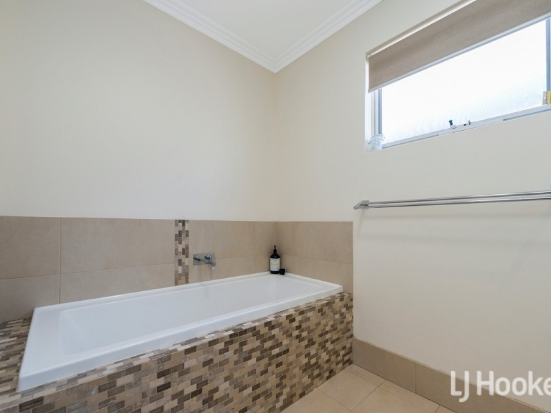 37 Drysdale Gardens, Wandi WA 6167