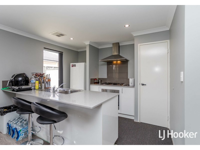 35 Fringed Way, Piara Waters WA 6112