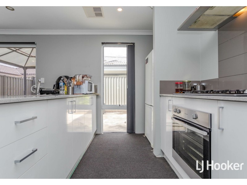 35 Fringed Way, Piara Waters WA 6112