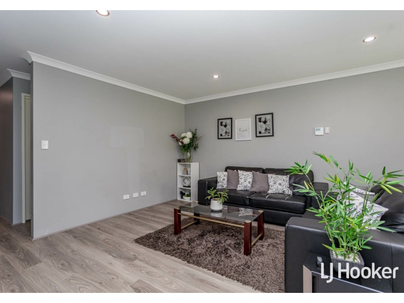 35 Fringed Way, Piara Waters WA 6112