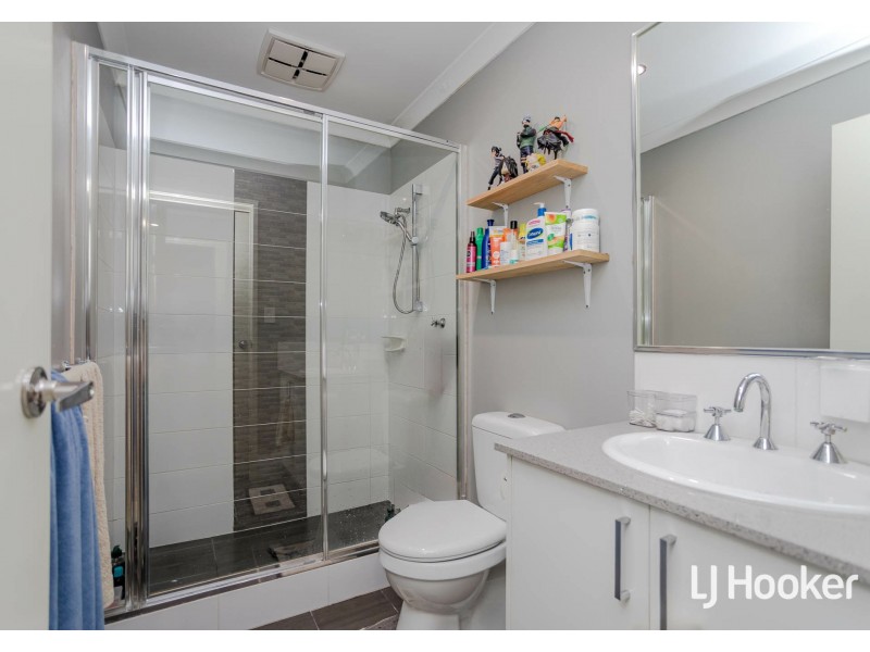 35 Fringed Way, Piara Waters WA 6112