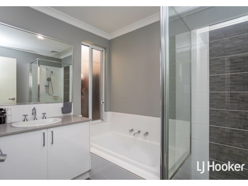 35 Fringed Way, Piara Waters WA 6112