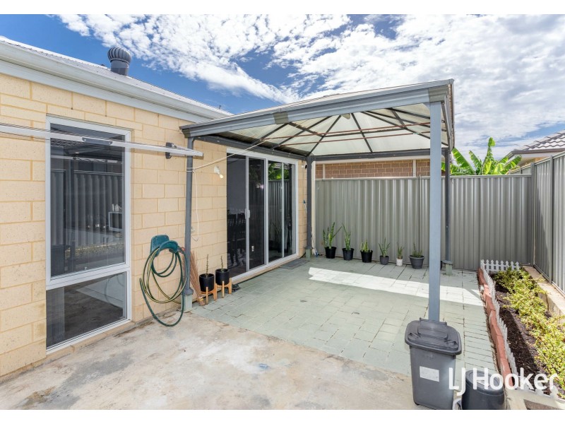 35 Fringed Way, Piara Waters WA 6112
