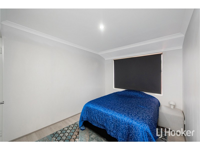 8 Pierrepoint Loop, Champion Lakes WA 6111