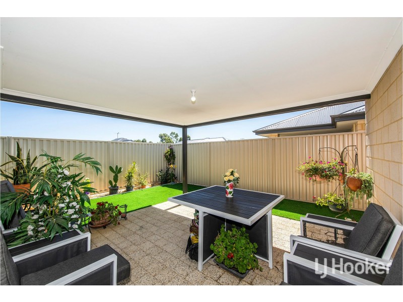 8 Pierrepoint Loop, Champion Lakes WA 6111